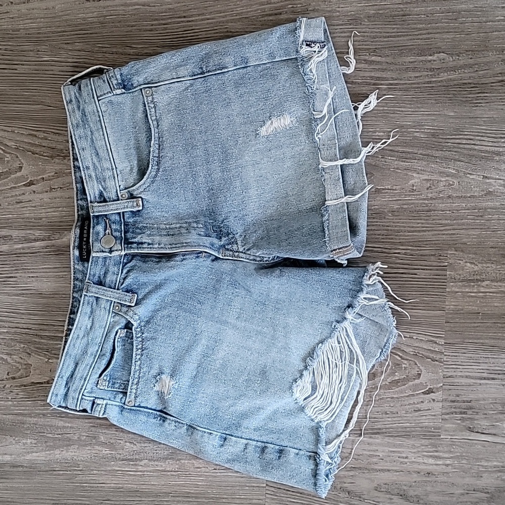 NWOT Lucky Brand Boyfriend Short, Distressed, Size 4/27 - Picture 1 of 6